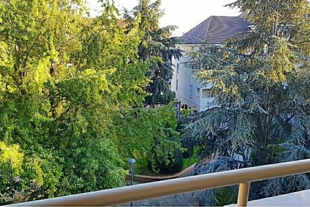 Superbe Studio De 30M2 Proche De Paris Poissy Exterior photo