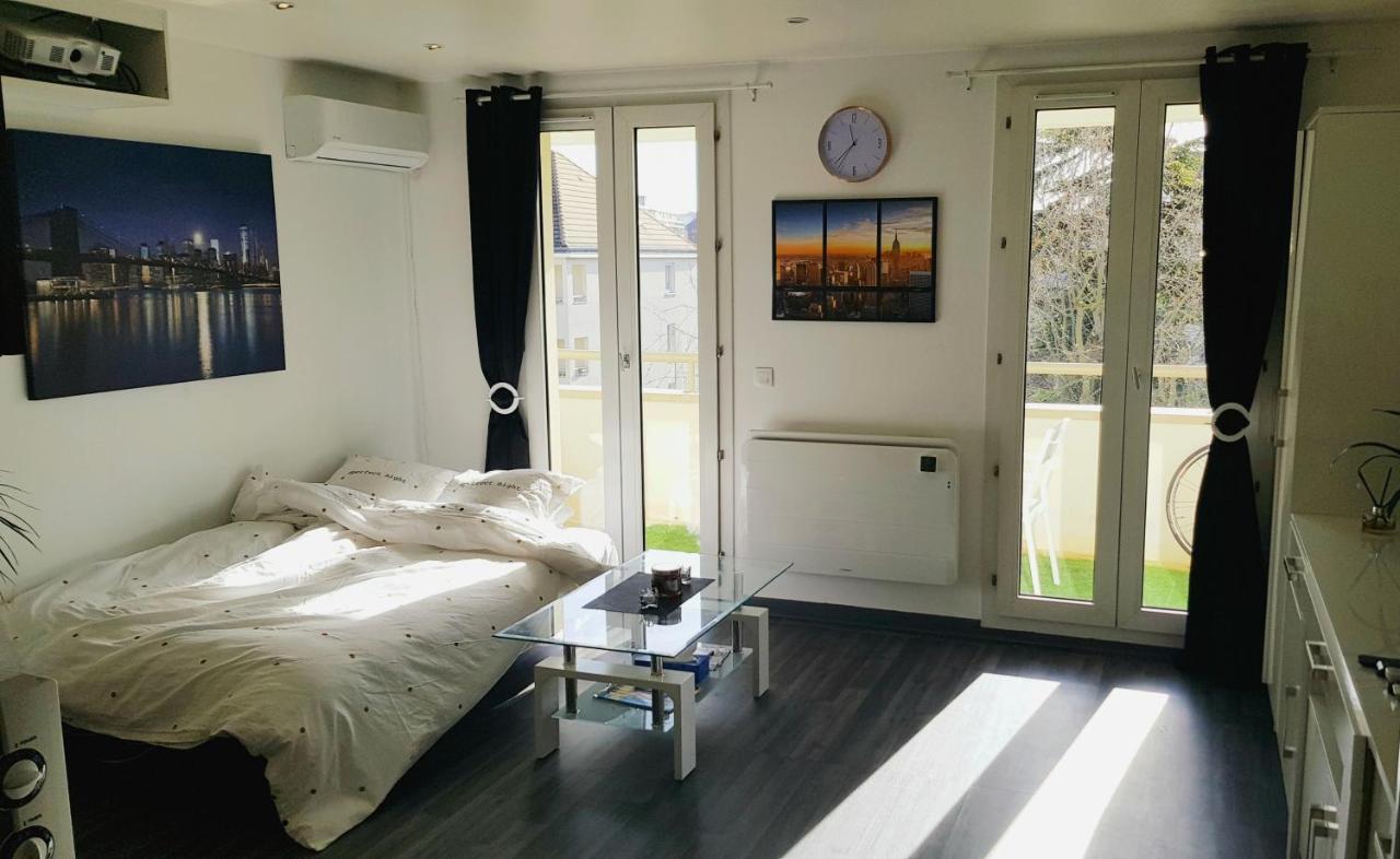 Superbe Studio De 30M2 Proche De Paris Poissy Exterior photo
